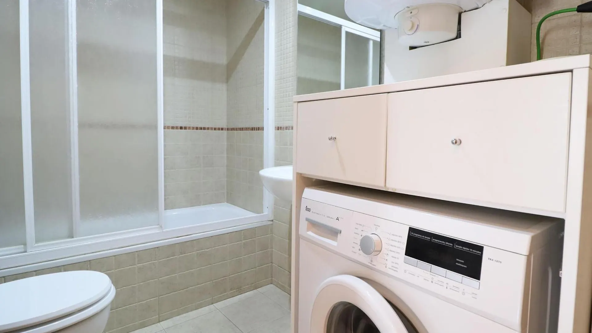 Alquiler Apartamento En Residencial Porto Marina,Roses, Para Los Amantes De La Bicicleta, El Running, Los Paseos, El Sol Y El Relax Junto A La Piscina, Un Entorno De Parques Naturales, Playas Y Ambiente Vacacional - Es-366-1 Roses
