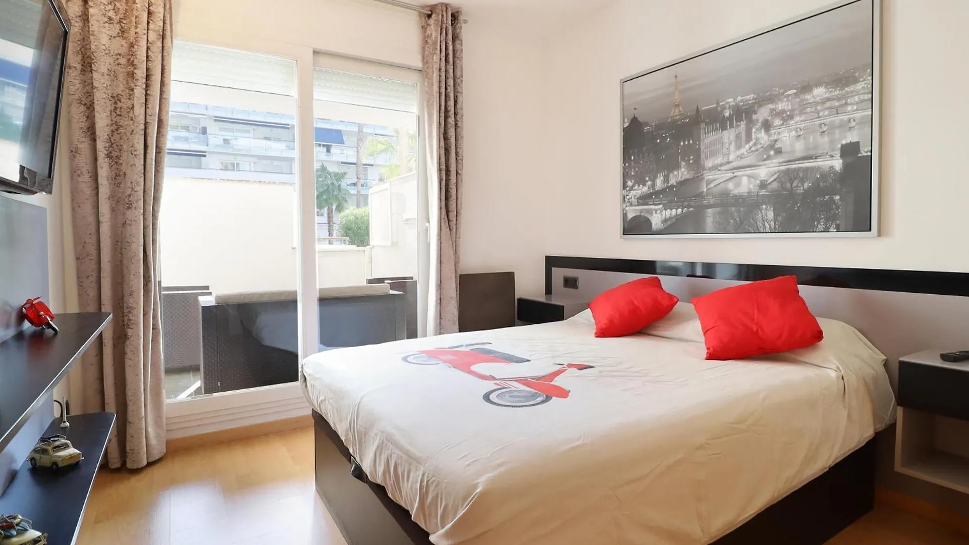 Alquiler Apartamento En Residencial Porto Marina,Roses, Para Los Amantes De La Bicicleta, El Running, Los Paseos, El Sol Y El Relax Junto A La Piscina, Un Entorno De Parques Naturales, Playas Y Ambiente Vacacional - Es-366-1 0*, Roses