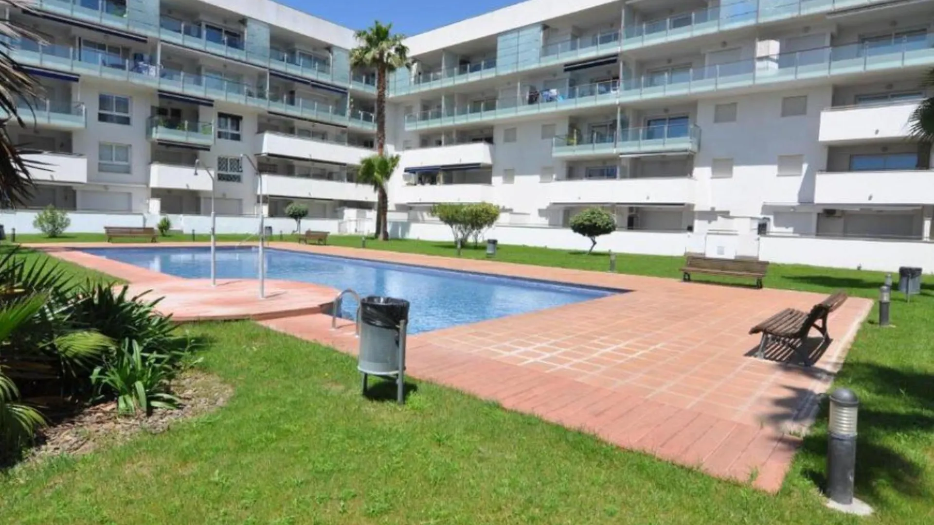 Alquiler Apartamento En Residencial Porto Marina,Roses, Para Los Amantes De La Bicicleta, El Running, Los Paseos, El Sol Y El Relax Junto A La Piscina, Un Entorno De Parques Naturales, Playas Y Ambiente Vacacional - Es-366-1 0*, Roses