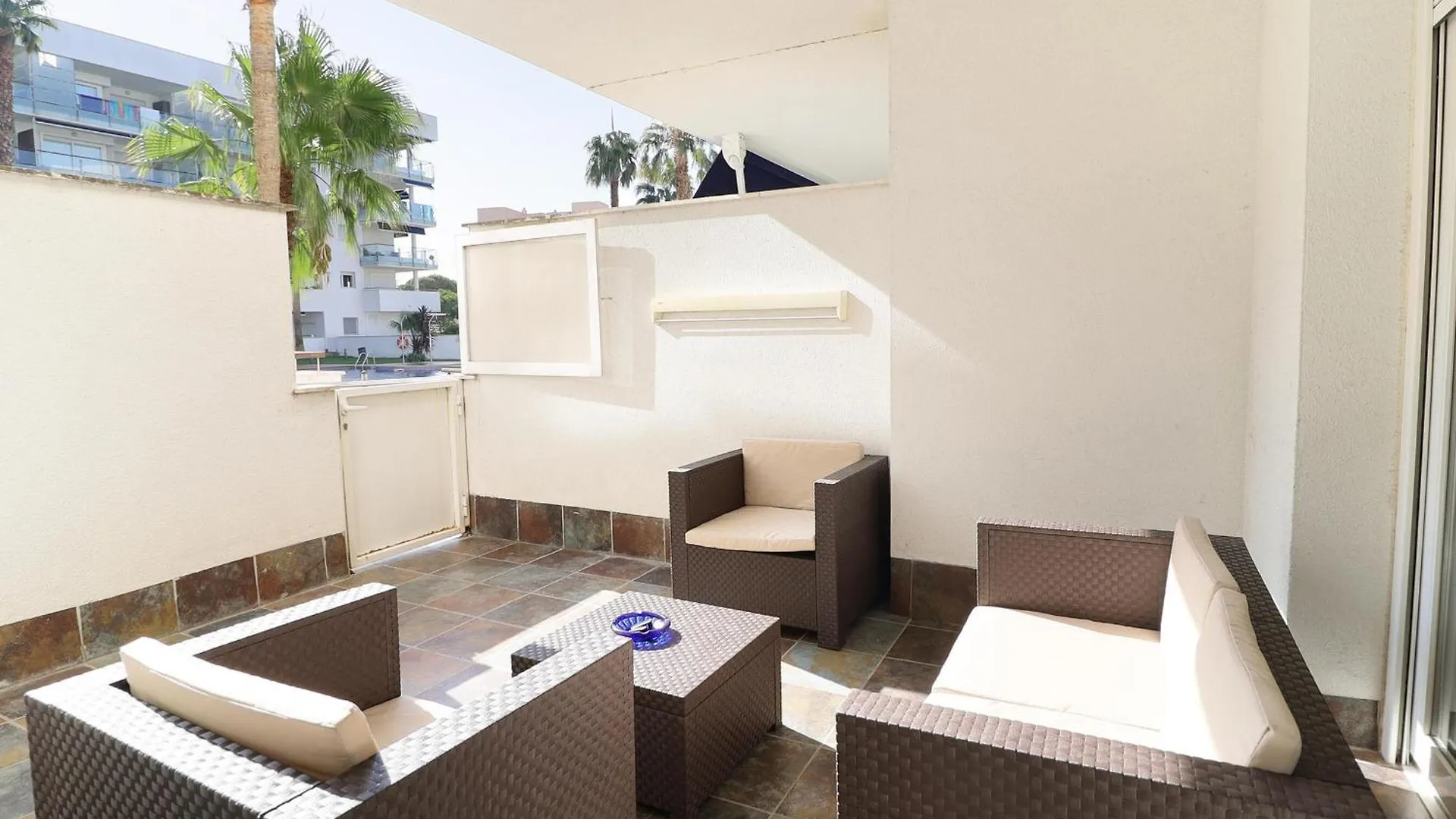 Alquiler Apartamento En Residencial Porto Marina,Roses, Para Los Amantes De La Bicicleta, El Running, Los Paseos, El Sol Y El Relax Junto A La Piscina, Un Entorno De Parques Naturales, Playas Y Ambiente Vacacional - Es-366-1 Apartment Roses