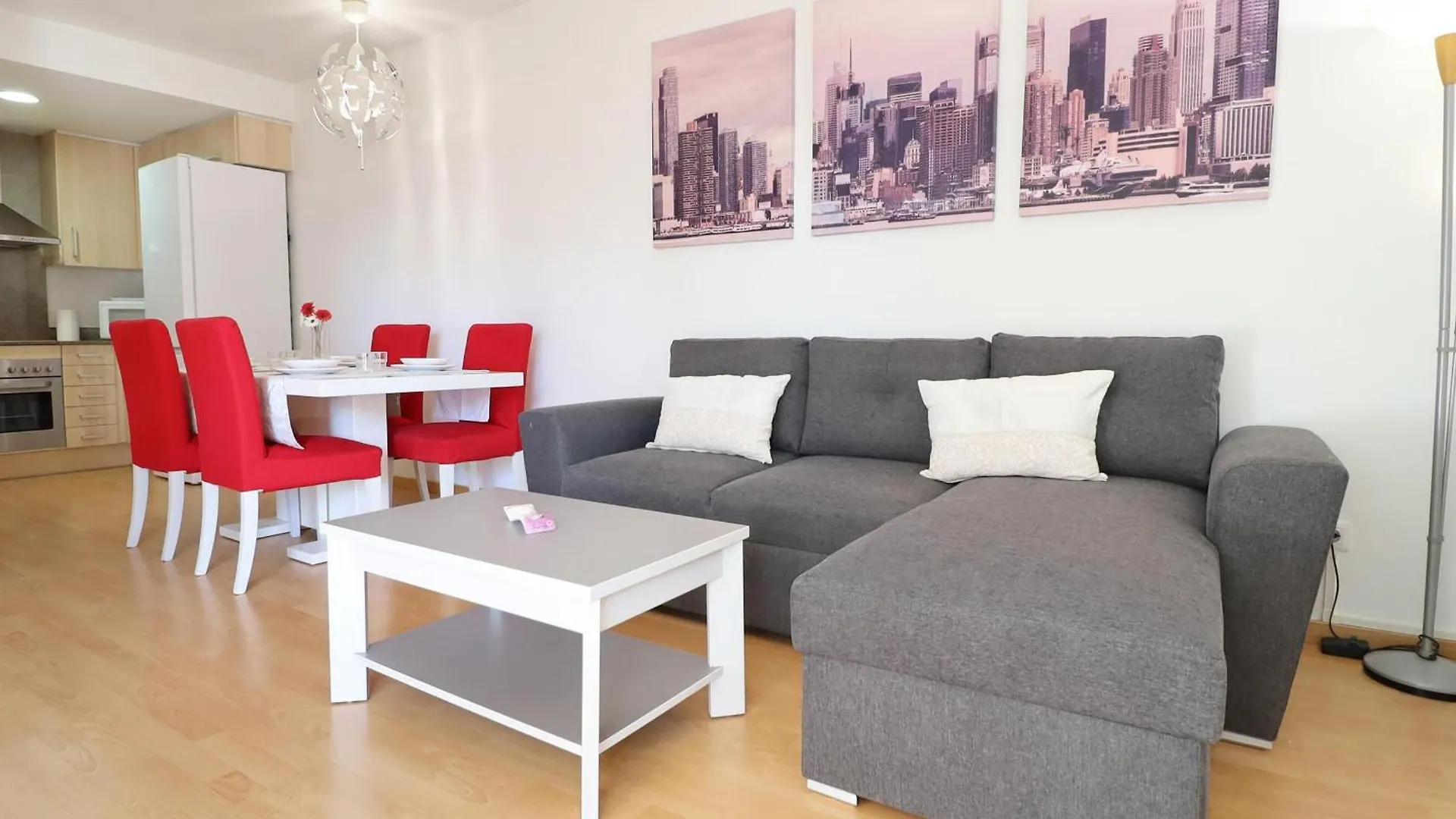 Alquiler Apartamento En Residencial Porto Marina,Roses, Para Los Amantes De La Bicicleta, El Running, Los Paseos, El Sol Y El Relax Junto A La Piscina, Un Entorno De Parques Naturales, Playas Y Ambiente Vacacional - Es-366-1