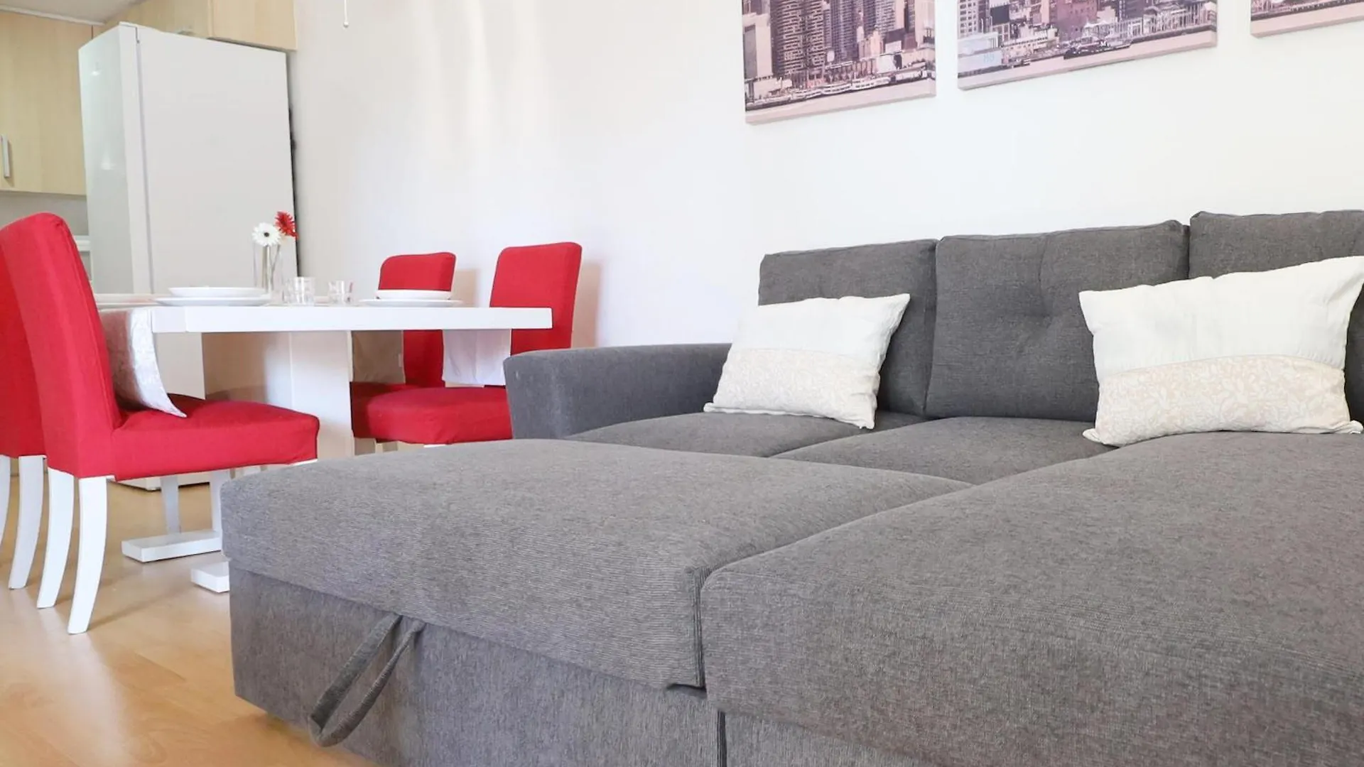 Alquiler Apartamento En Residencial Porto Marina,Roses, Para Los Amantes De La Bicicleta, El Running, Los Paseos, El Sol Y El Relax Junto A La Piscina, Un Entorno De Parques Naturales, Playas Y Ambiente Vacacional - Es-366-1 Apartment