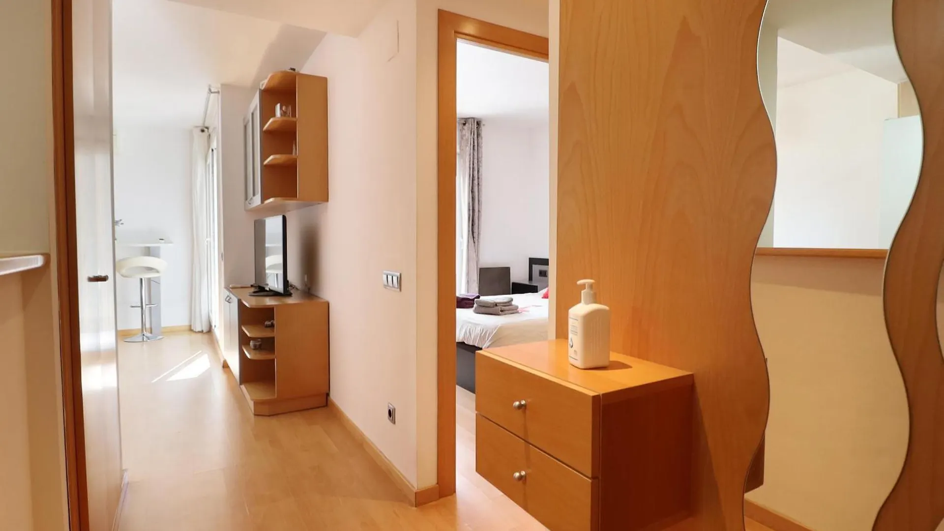 Apartment Alquiler Apartamento En Residencial Porto Marina,Roses, Para Los Amantes De La Bicicleta, El Running, Los Paseos, El Sol Y El Relax Junto A La Piscina, Un Entorno De Parques Naturales, Playas Y Ambiente Vacacional - Es-366-1