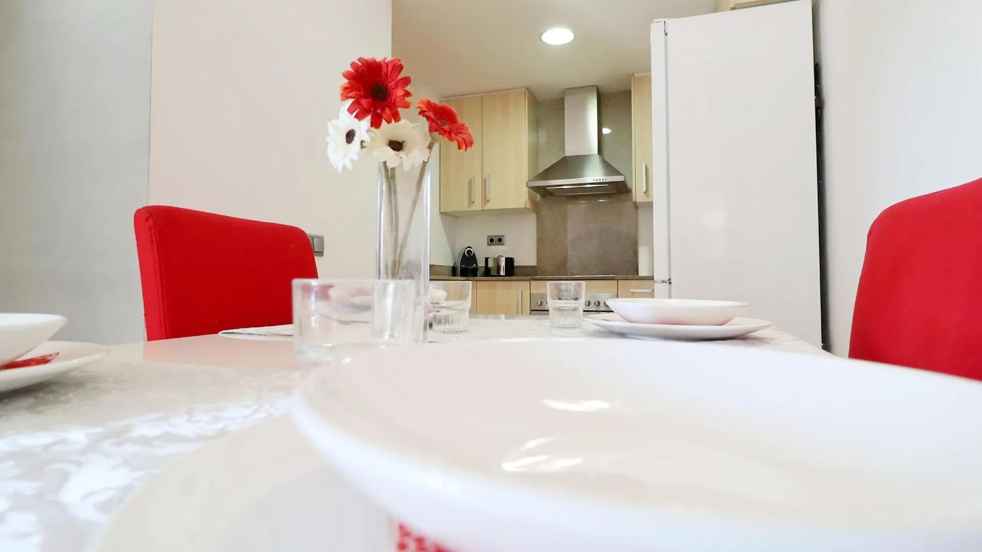 Alquiler Apartamento En Residencial Porto Marina,Roses, Para Los Amantes De La Bicicleta, El Running, Los Paseos, El Sol Y El Relax Junto A La Piscina, Un Entorno De Parques Naturales, Playas Y Ambiente Vacacional - Es-366-1 Roses